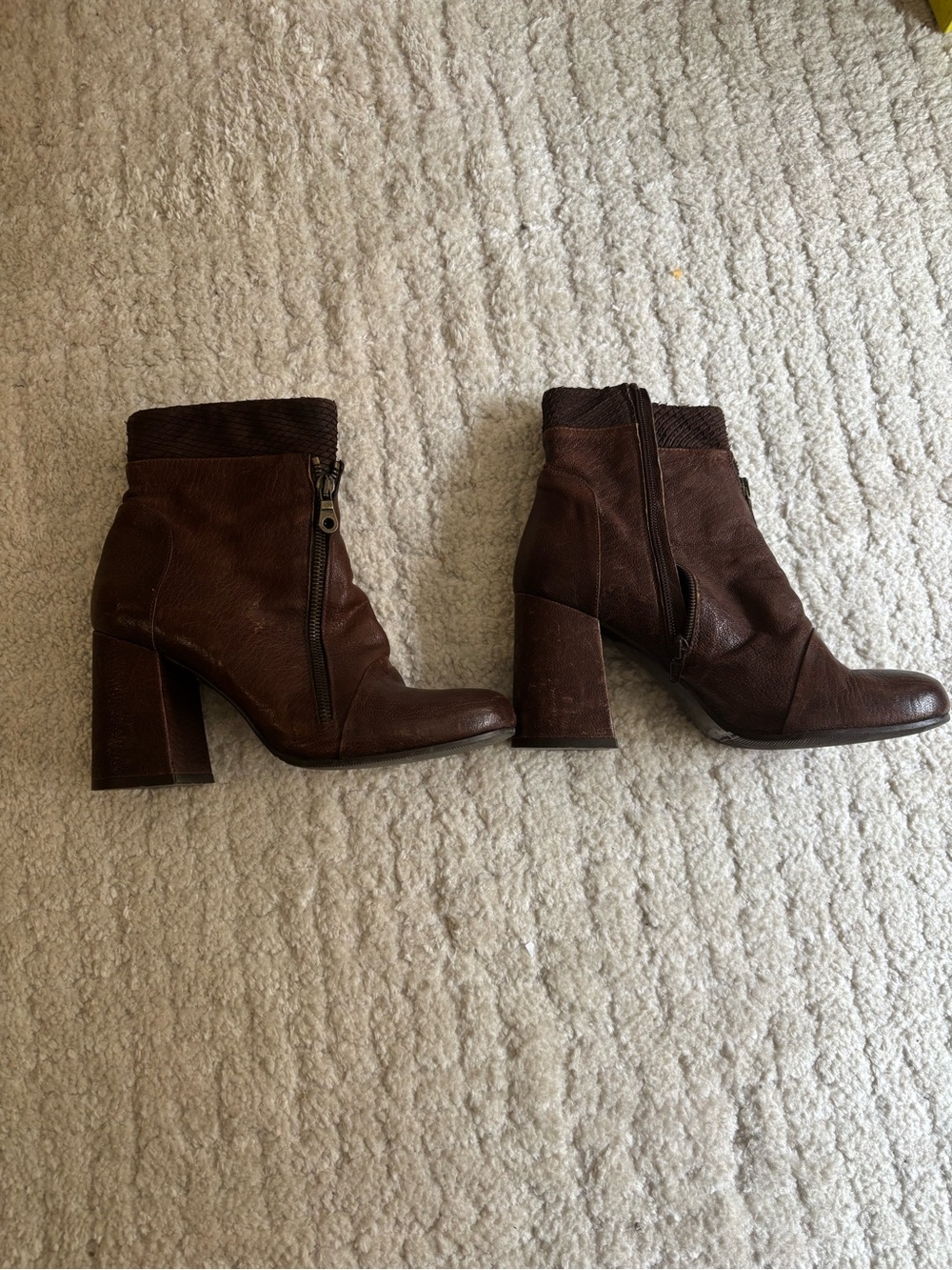 Women's Brown Leather Zipper Block Heel Ankle Boots